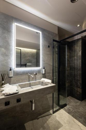 Lux Suites Athens