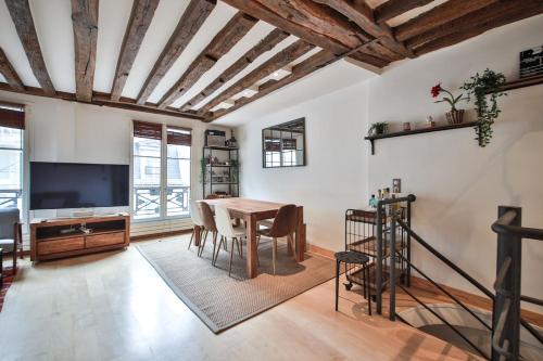 Duplex typiquement parisien#Le Marais#Paris04#2Chambres