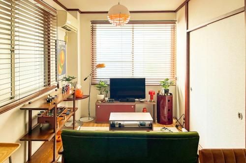 Stay in a cozy space filled with vintage charm near Skytree