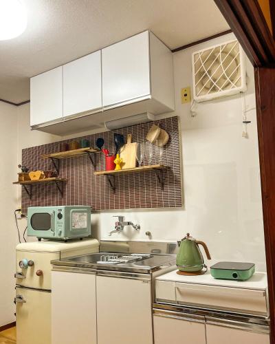 Stay in a cozy space filled with vintage charm near Skytree