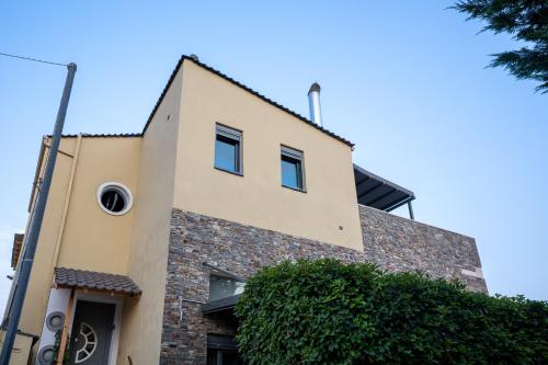 another view of the house from the street at Casa Maria-Anneta in Kalives Poligirou