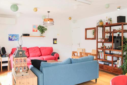 Large family apartment with balcony and parking