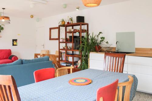 Large family apartment with balcony and parking