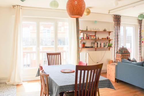 Large family apartment with balcony and parking