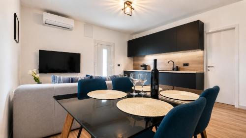 Apartment Tina - Beach & Garden Escape