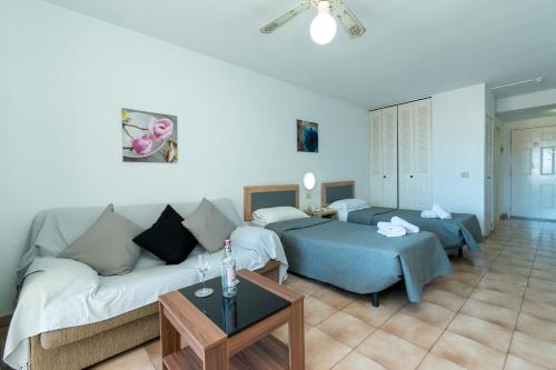 Central Studio Apartment Communal Heated Pool