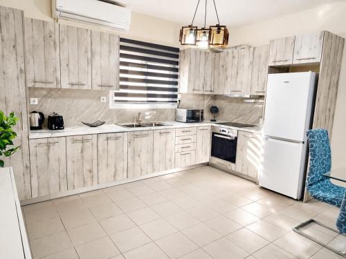Luxury Apartment on Eleutherias Sq 50m from Metro
