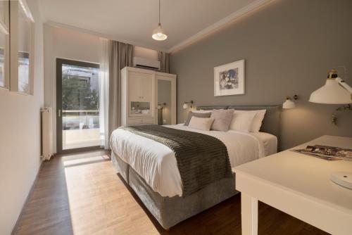 Signature Athenian Residence