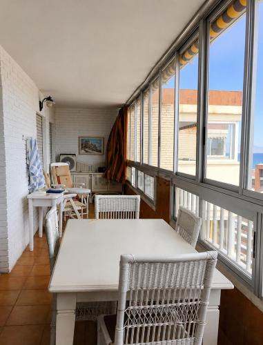 Terraza y vistas al Mediterráneo
