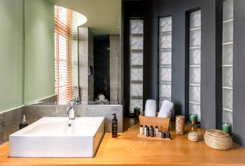 Four Streets Athens - Luxury Suites Apartments in Athens