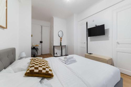 Studio elegant sacre coeur metro anvers - Paris 18 -2P