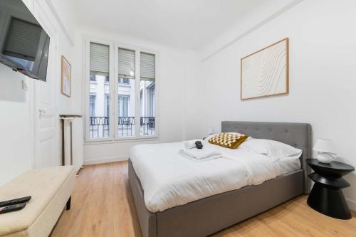 Studio elegant sacre coeur metro anvers - Paris 18 -2P