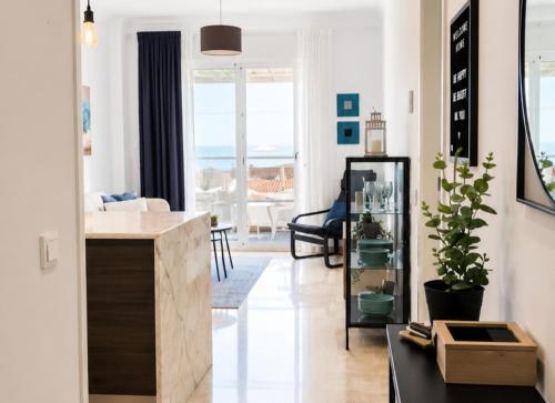 Cozy and quiet apartment with sea views