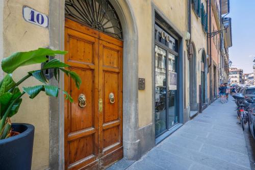 Via Maggio 10 Historic Loft in Oltrarno