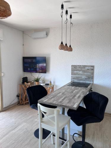 Sainte-Maxime apartment with terrace and sea view