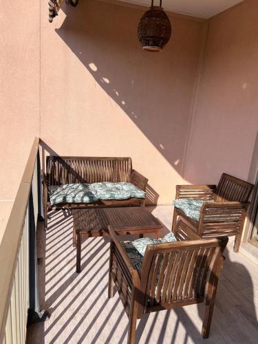 Sainte-Maxime apartment with terrace and sea view