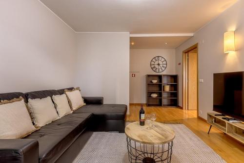 Noir Oriente 1BR apartment
