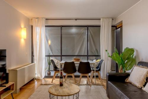 Noir Oriente 1BR apartment