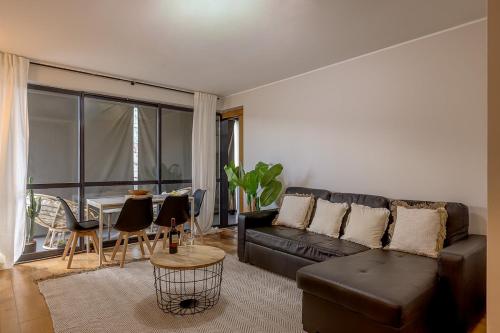 Noir Oriente 1BR apartment