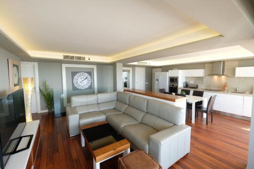 METROPOLITAN duplex