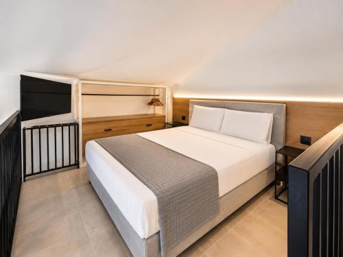 Pathos Urban Living Rhodes Town