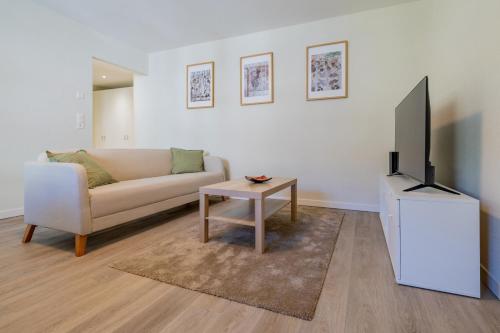 Leaf Apartment in Zurich Oerlikon