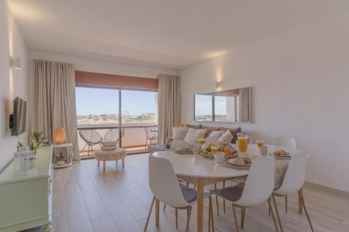 #386 Sea view, Stunning and Unobstructed