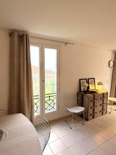 Villa Menton La Pomponette climatisée écrin de verdure a deux pas du centre