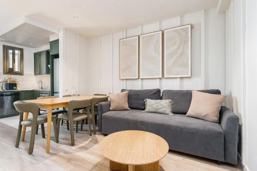 Beautiful Terrace Apartment near Plaza Espanya
