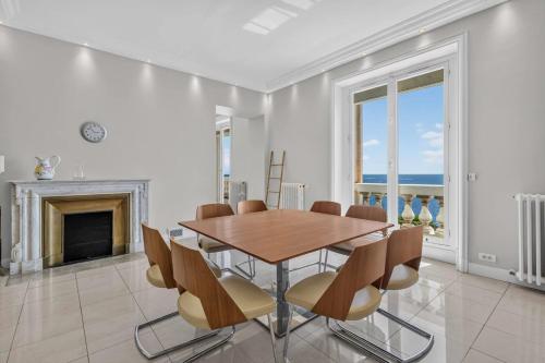 REF 2087 - Cannes - 3-bedrooms apartment with sea view for rent