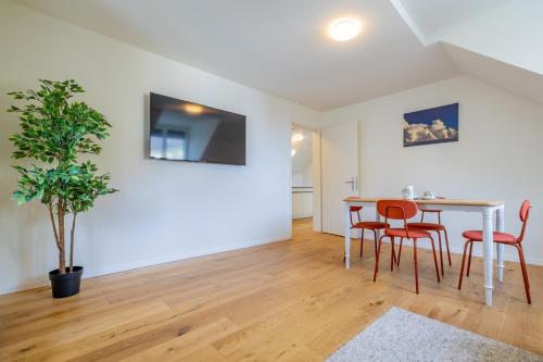 The Cloud Apartment