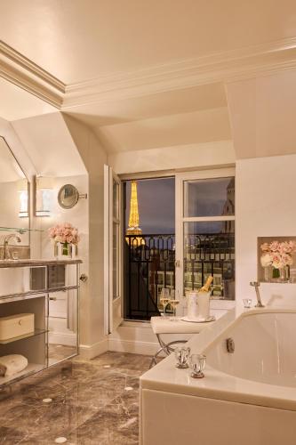 Four Seasons Hotel George V Paris photo 71