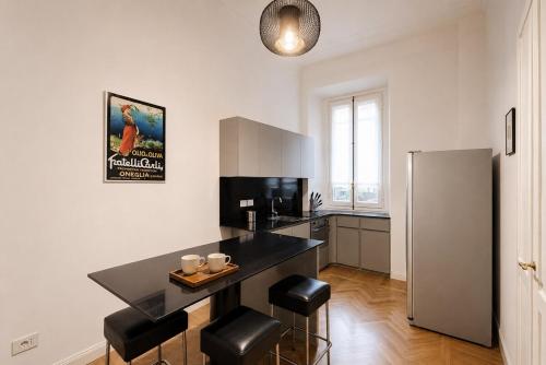 Elegant Liberty Flat - Cadorna, Heart of Milan