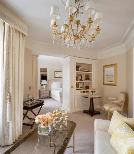 Four Seasons Hotel George V Paris photo 17