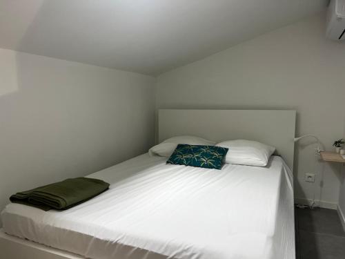 New - studio avec clim au centre d'Aix 3eme étage