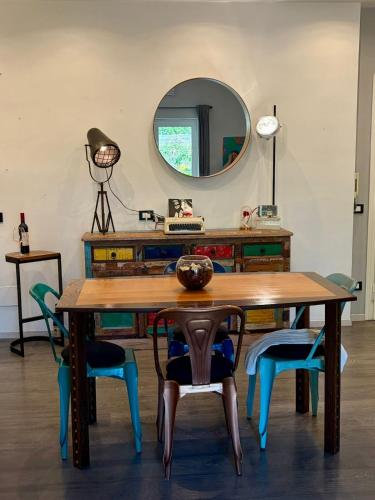 Artistic apartment in the center of Rome with garden