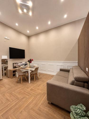 Casanova Naples central Boutique Apartment for 6 Guest