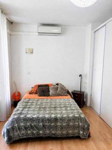 Studio lumineux avec balcon Quartier Libération