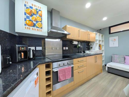 Cosy 2-Bed Free Parking, Near Etihad & City Centre photo 6