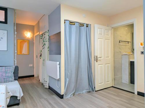 Cosy 2-Bed Free Parking, Near Etihad & City Centre photo 16