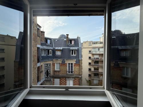 Cozy studio Trocadero and Arc de Triompheand