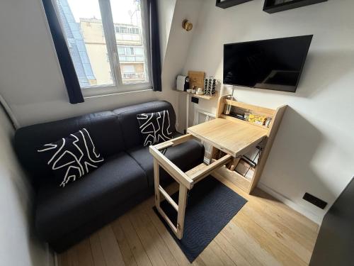 Cozy studio Trocadero and Arc de Triompheand