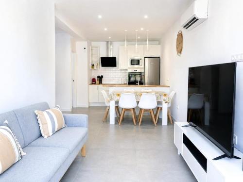 Casa con piscina y terraza junto Hotel Bali