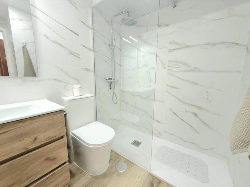 CENT7 - Central Studio with Seasonal Pool, AC and Lift - Torremolinos