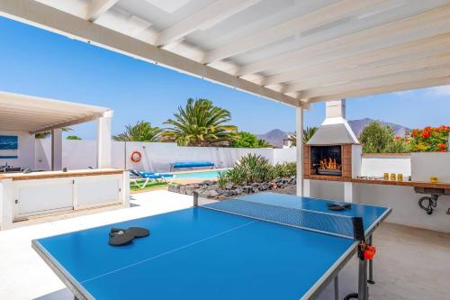 Villa Lomo Blanco by Villa Plus