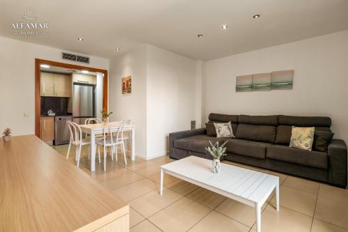 Nagomi Suite - Modern Apartment with Parking & Swimming Pool