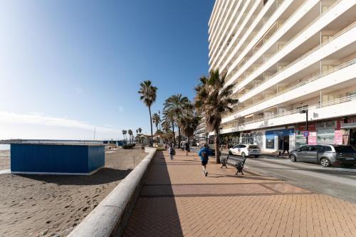 Apartamento Stella Maris en 1º Línea de playa con vistas Mar y AC en Fuengirola Boliches