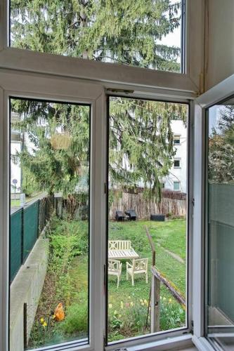 NOOR - Calm City Stay with Garden - Free Parking & Near Messe