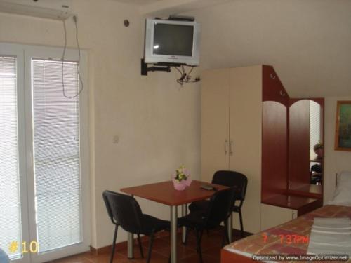 Apartments Dan Darにあるテレビまたはエンターテインメントセンター