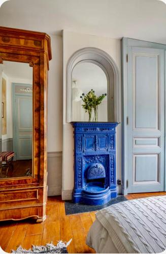 The Heart of Marais Place des Vosges for four guest